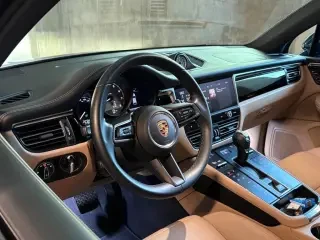 2023 Porsche Macan S - Image 29 of 31