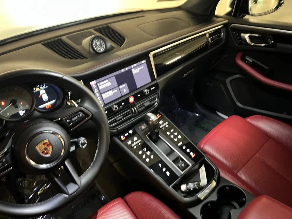 2023 Porsche Macan S - Image 4 of 5