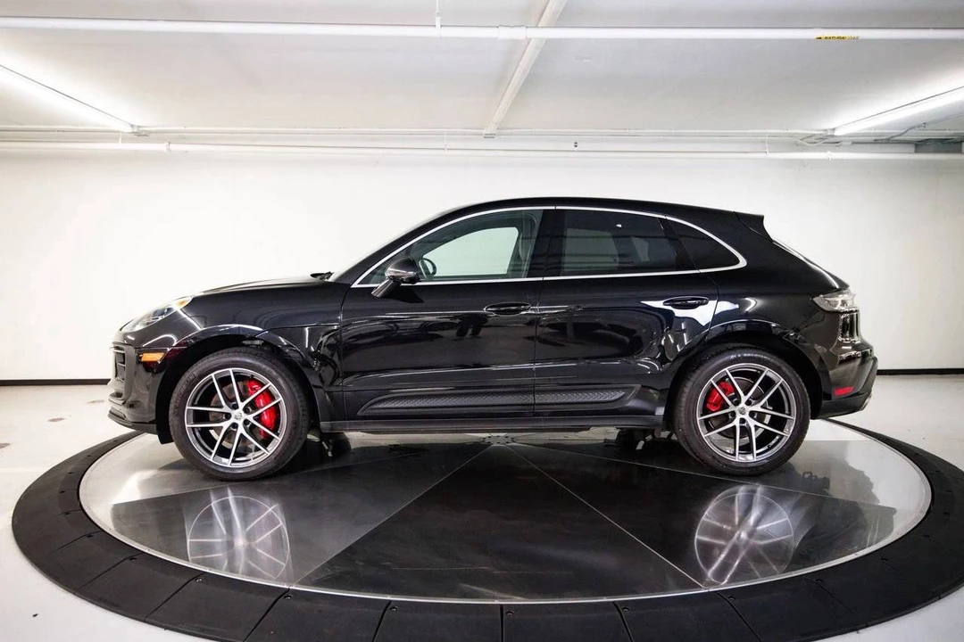 2023 Porsche Macan S - Image 2 of 5