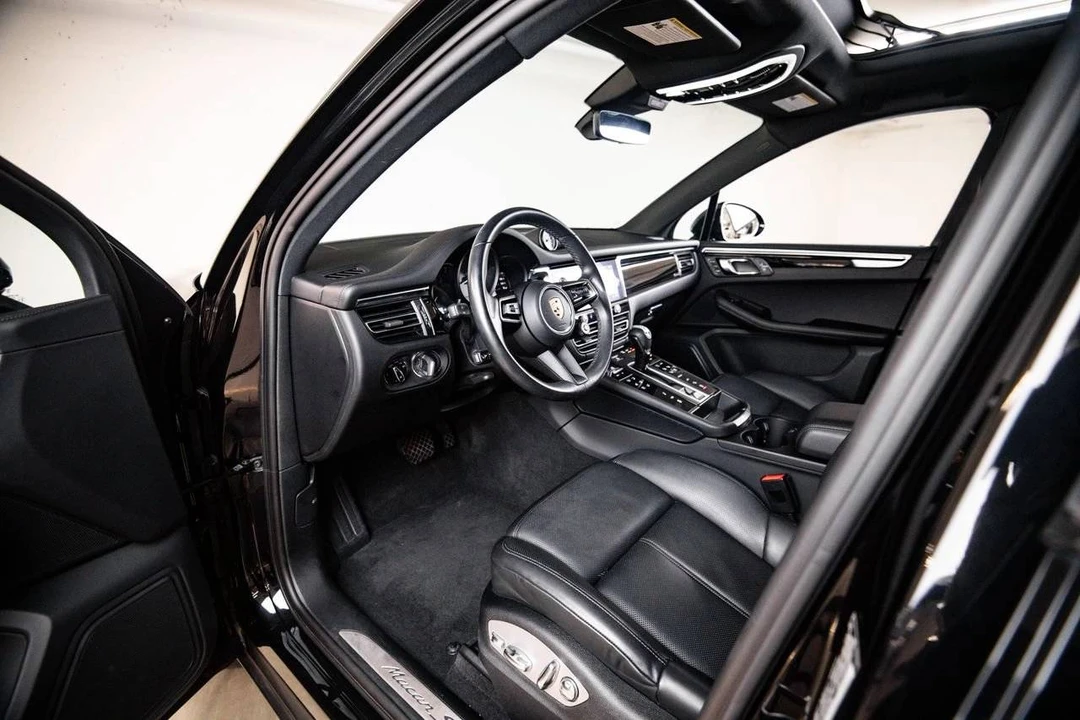 2023 Porsche Macan S - Image 4 of 5
