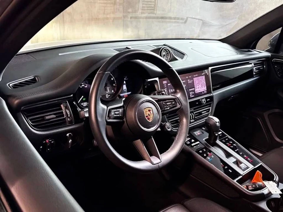 2023 Porsche Macan S - Image 4 of 5