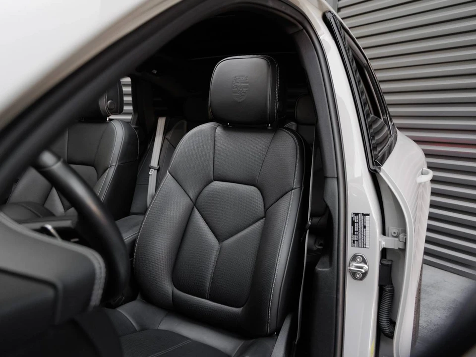2023 Porsche Macan S - Image 5 of 5