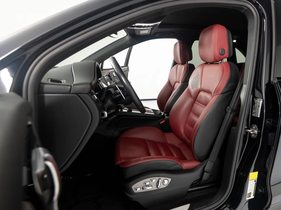 2023 Porsche Macan S - Image 4 of 5
