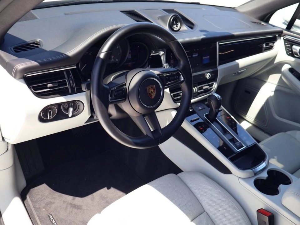 2023 Porsche Macan S - Image 4 of 5