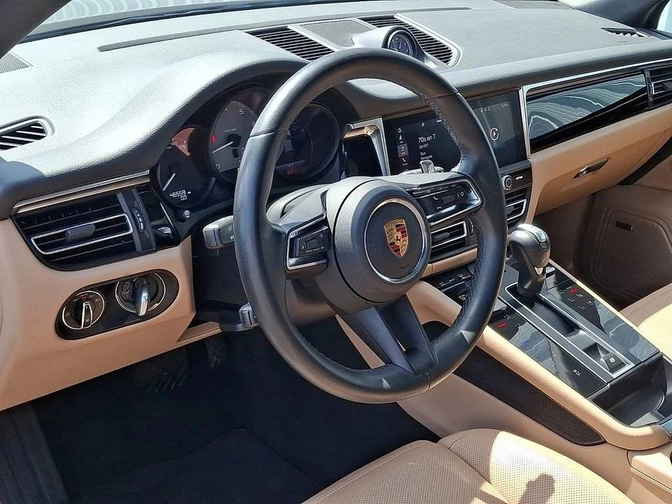 2023 Porsche Macan S - Image 4 of 5