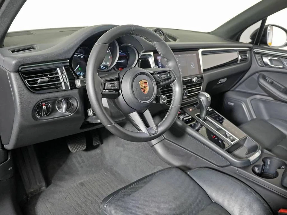 2023 Porsche Macan S - Image 4 of 5