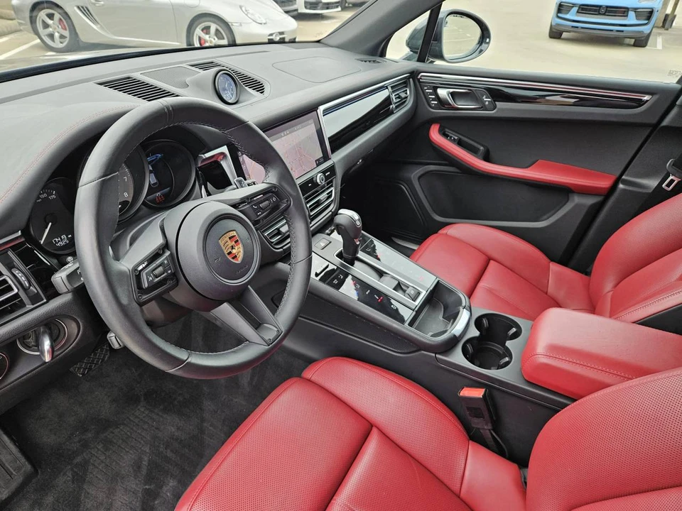 2023 Porsche Macan S - Image 4 of 5