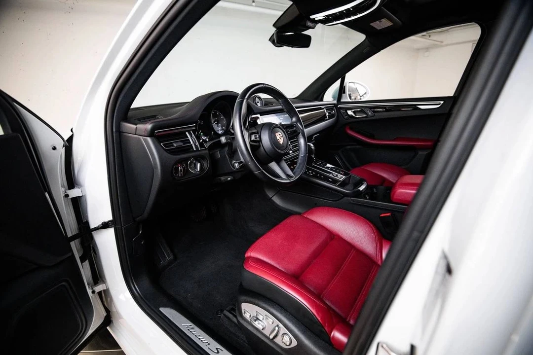 2023 Porsche Macan S - Image 4 of 5