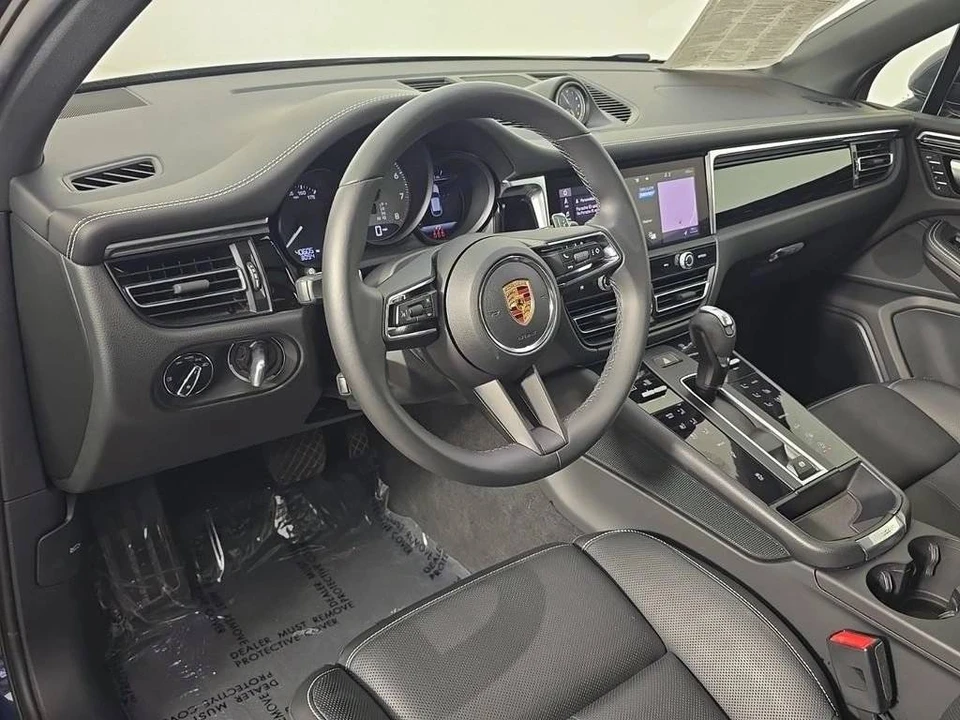 2023 Porsche Macan S - Image 4 of 5