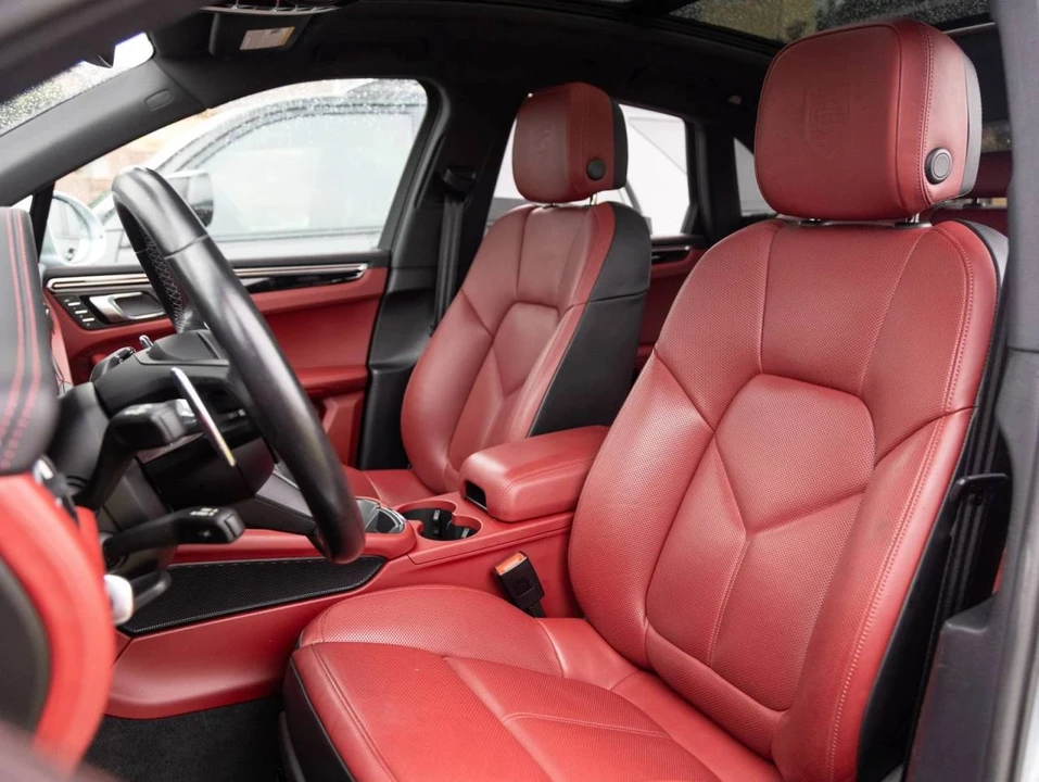 2023 Porsche Macan S - Image 4 of 5
