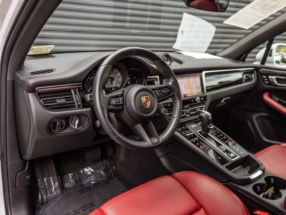 2023 Porsche Macan S - Image 4 of 5