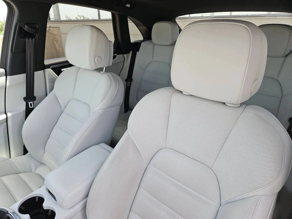 2023 Porsche Macan S - Image 5 of 5