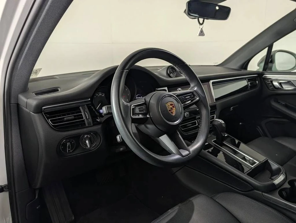 2023 Porsche Macan S - Image 4 of 5