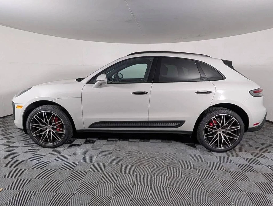2023 Porsche Macan S - Image 2 of 5