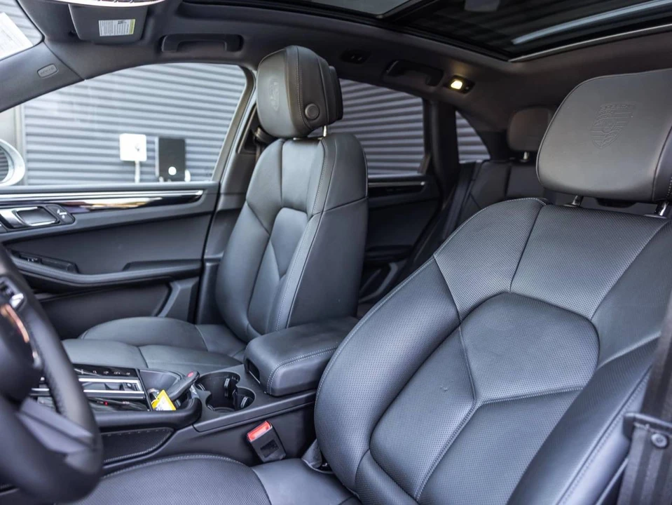 2023 Porsche Macan S - Image 5 of 5