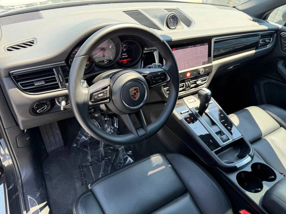 2023 Porsche Macan S - Image 4 of 5