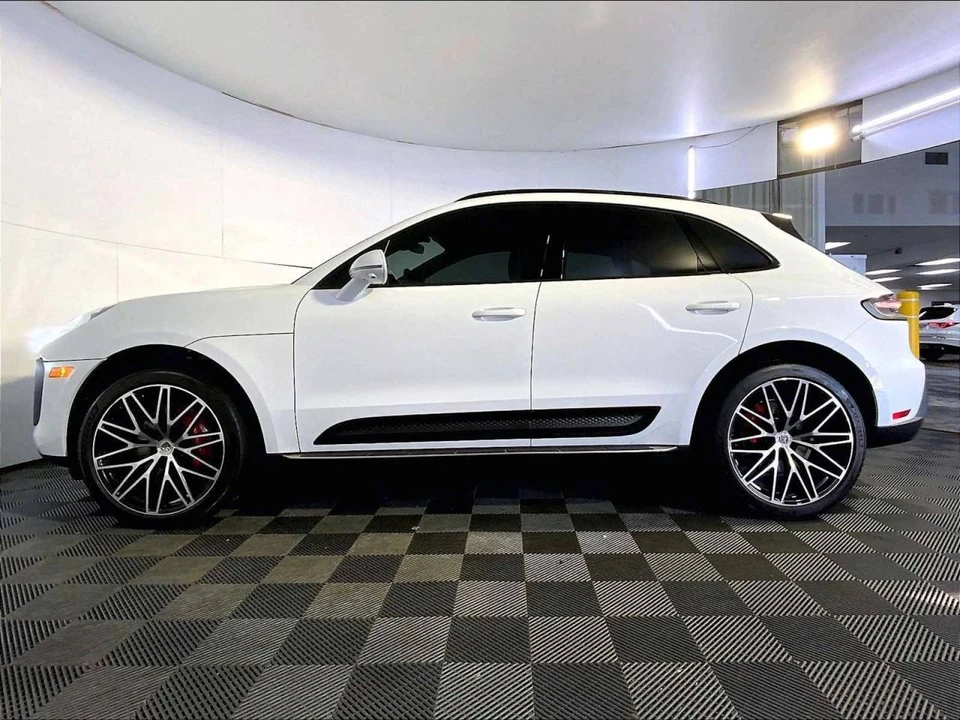 2023 Porsche Macan S - Image 2 of 5