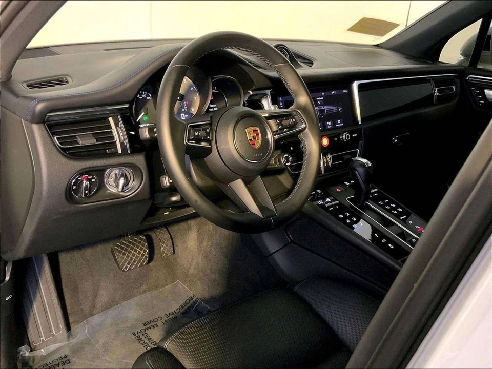 2023 Porsche Macan S - Image 4 of 5