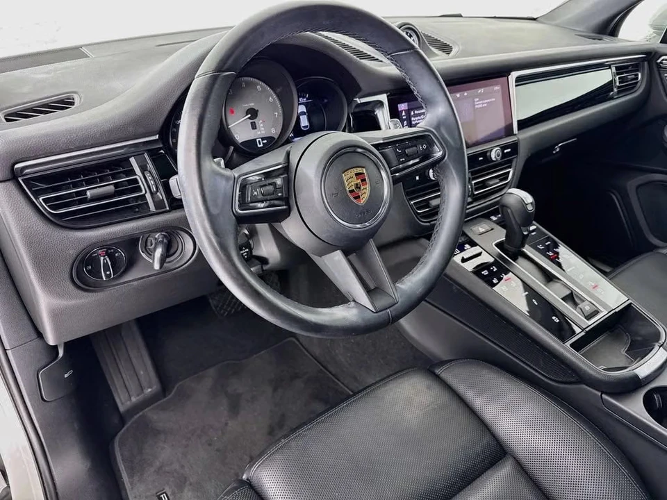 2023 Porsche Macan S - Image 28 of 30
