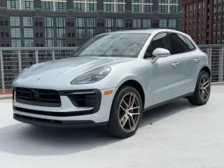 2023 Porsche Macan - Image 5 of 31