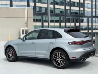 2023 Porsche Macan - Image 21 of 31