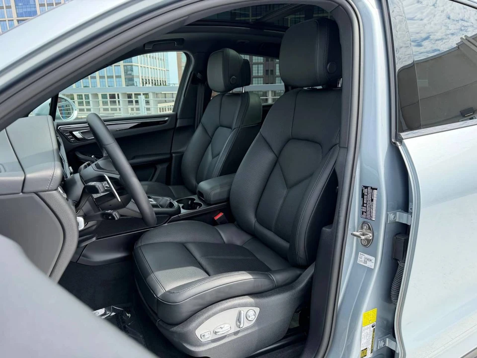2023 Porsche Macan S - Image 5 of 5
