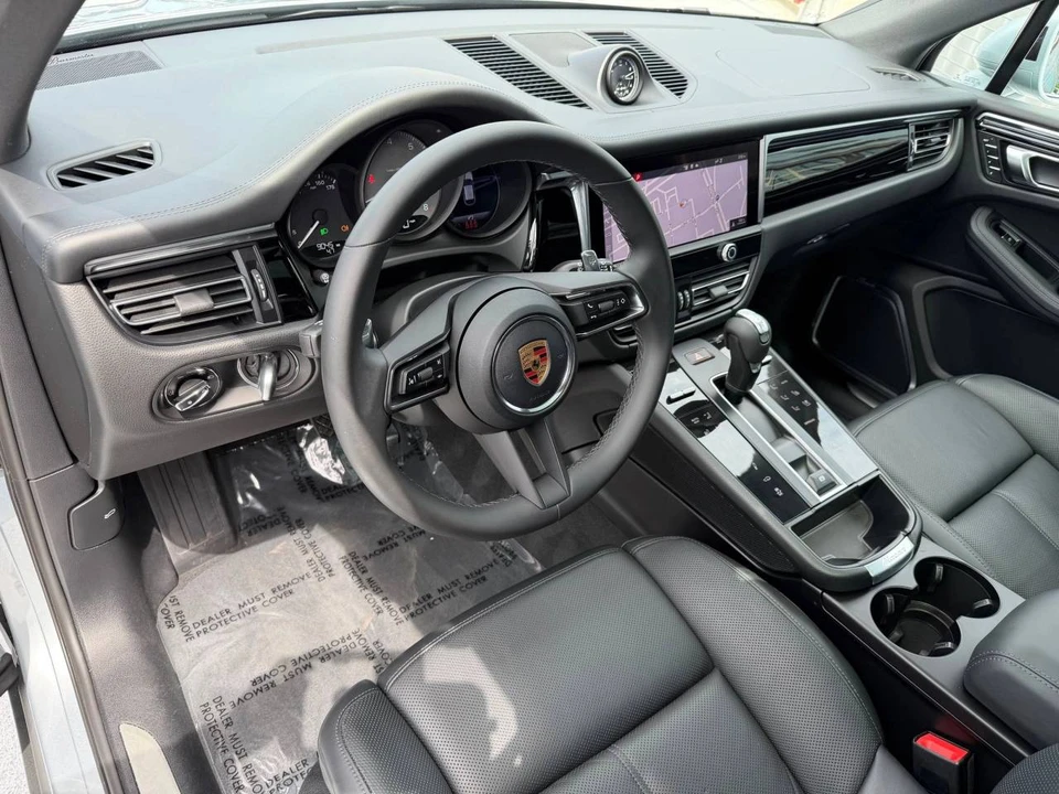 2023 Porsche Macan S - Image 4 of 5