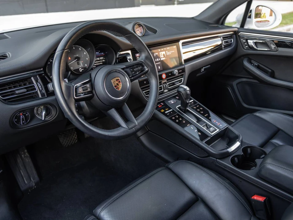 2023 Porsche Macan S - Image 4 of 5