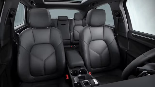 2023 Porsche Macan S - Image 18 of 20