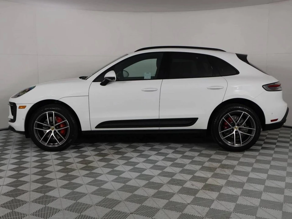 2023 Porsche Macan S - Image 2 of 5