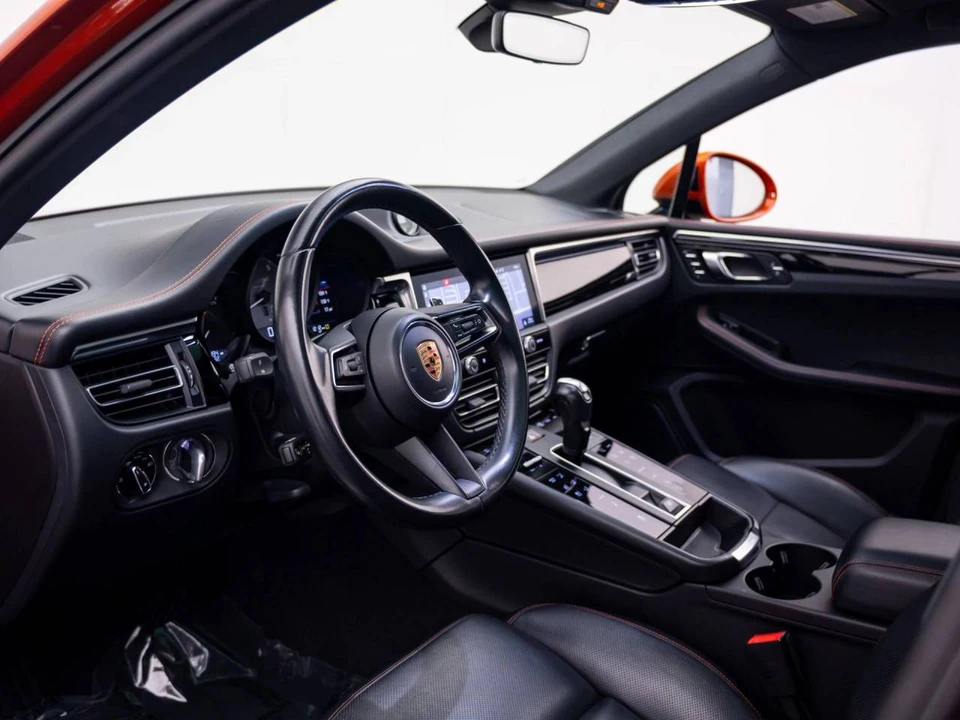 2023 Porsche Macan S - Image 4 of 5