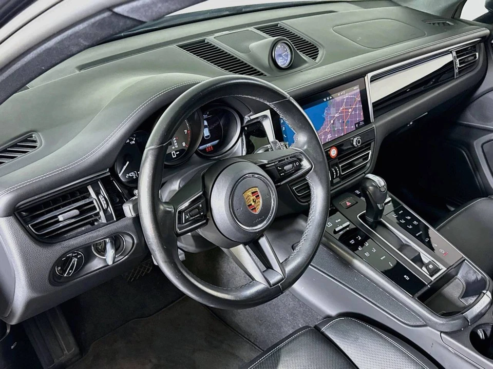 2023 Porsche Macan S - Image 4 of 5