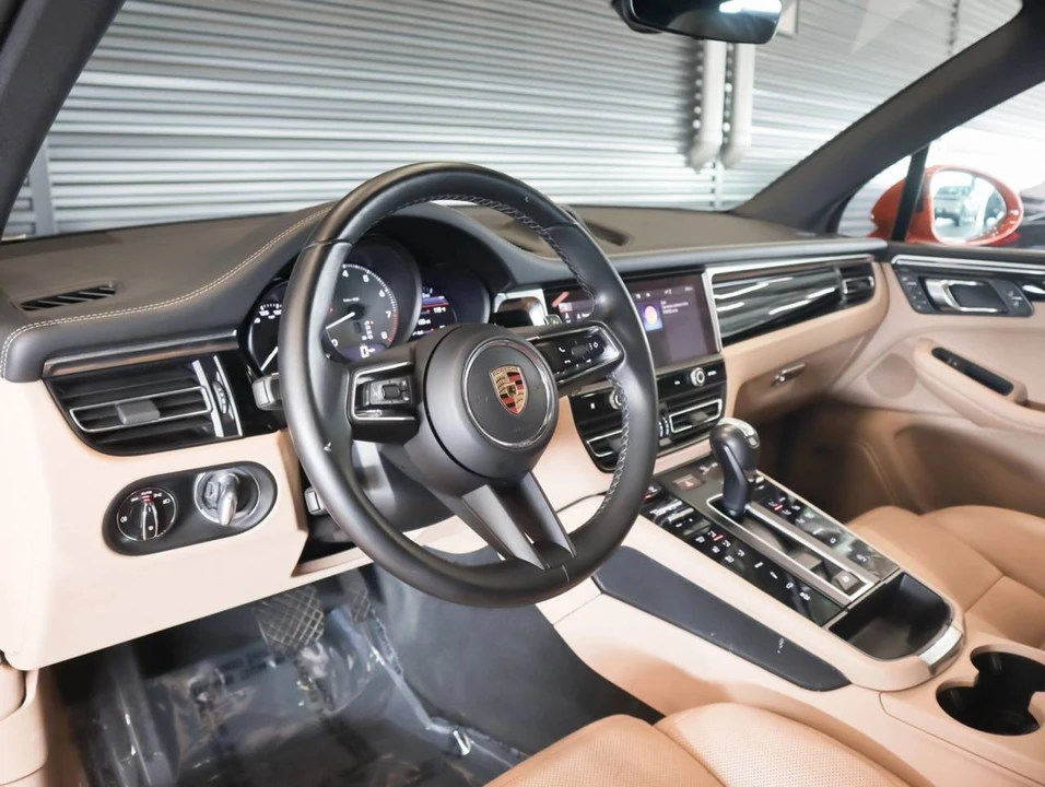 2023 Porsche Macan S - Image 4 of 5