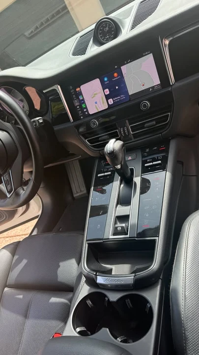 2023 Porsche Macan S - Image 18 of 19