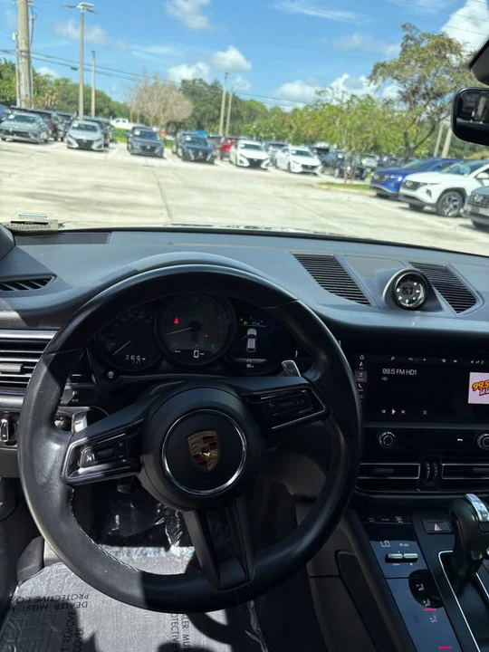 2023 Porsche Macan S - Image 9 of 12