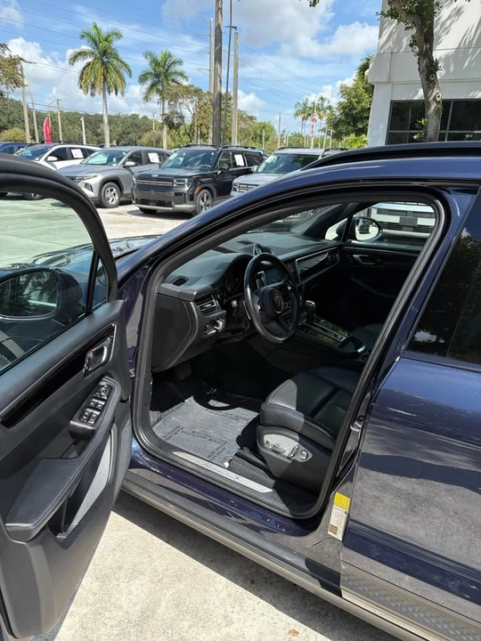2023 Porsche Macan S - Image 8 of 12