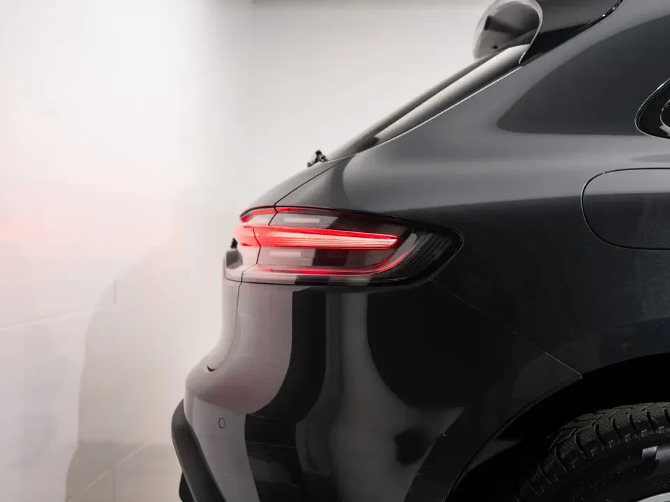 2023 Porsche Macan S - Image 13 of 20