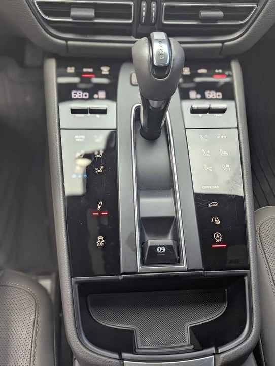 2023 Porsche Macan S - Image 10 of 13