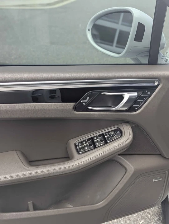 2023 Porsche Macan S - Image 9 of 13