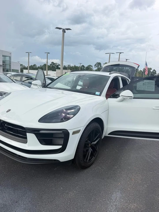 2023 Porsche Macan S - Image 2 of 4