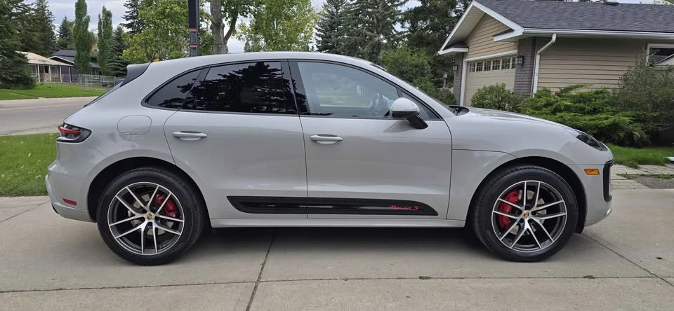 2023 Porsche Macan S - Image 2 of 13