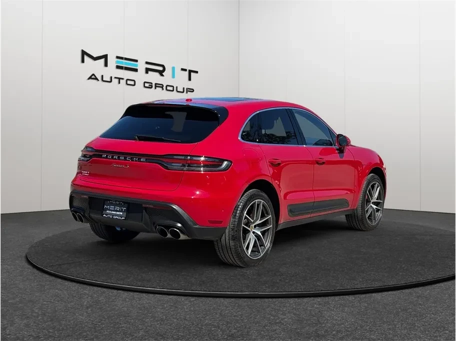 2023 Porsche Macan - Image 10 of 31