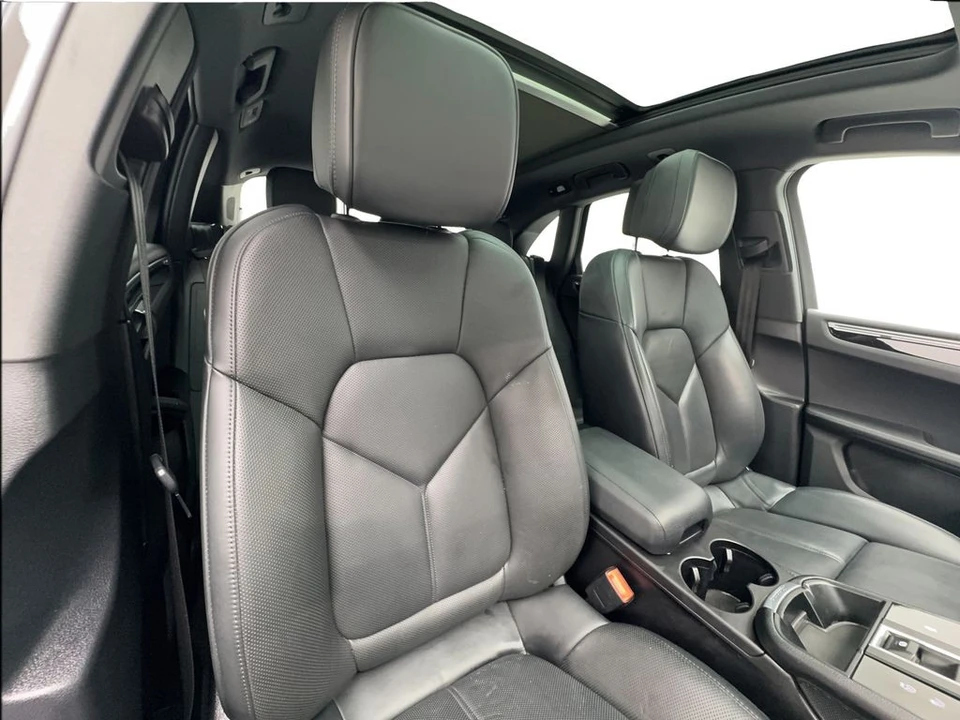 2023 Porsche Macan S - Image 14 of 21