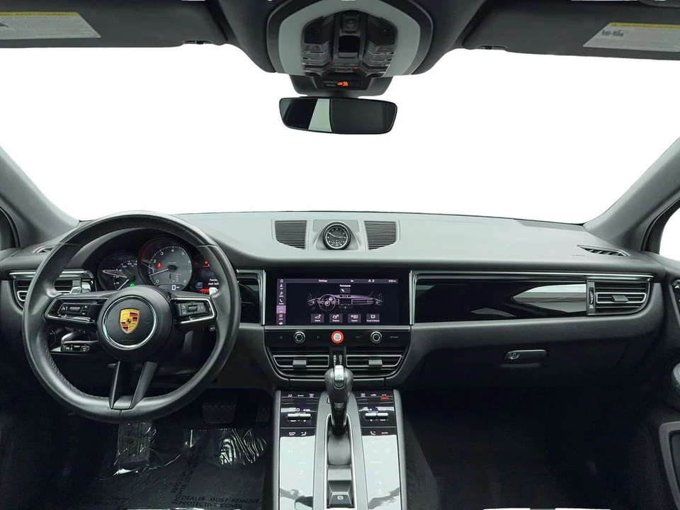 2023 Porsche Macan S - Image 24 of 31