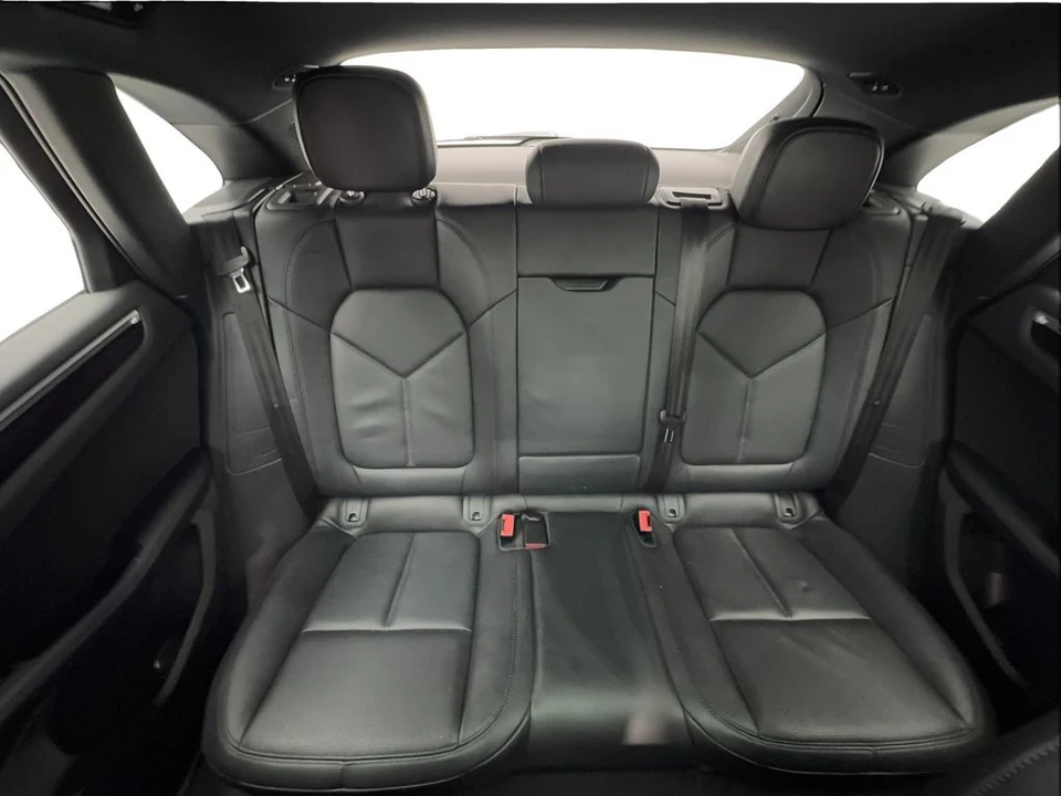 2023 Porsche Macan S - Image 16 of 31