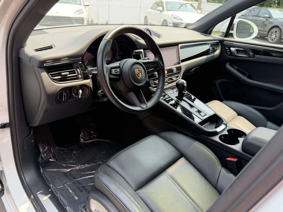 2023 Porsche Macan S - Image 5 of 5