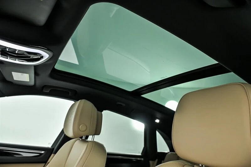2023 Porsche Macan S - Image 24 of 31