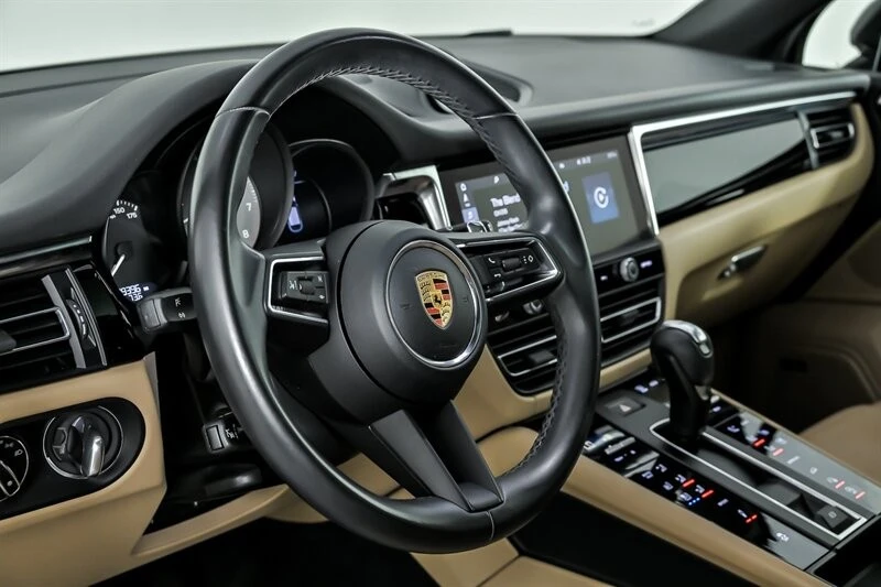 2023 Porsche Macan S - Image 26 of 31