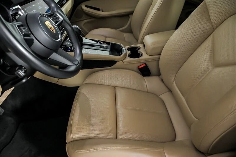 2023 Porsche Macan S - Image 22 of 31