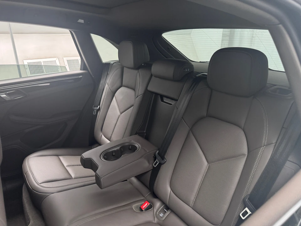 2023 Porsche Macan S - Image 7 of 31